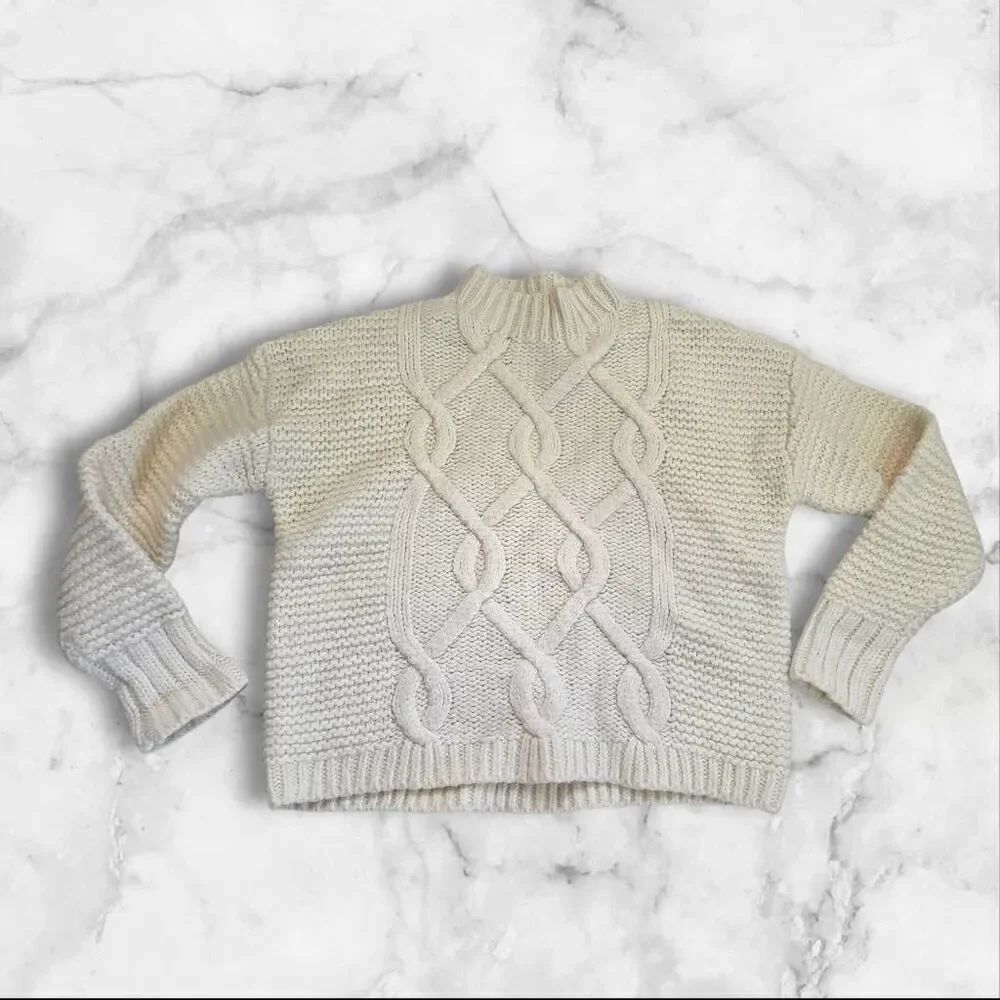 GAP White Chunky Knit Sweater Size Medium